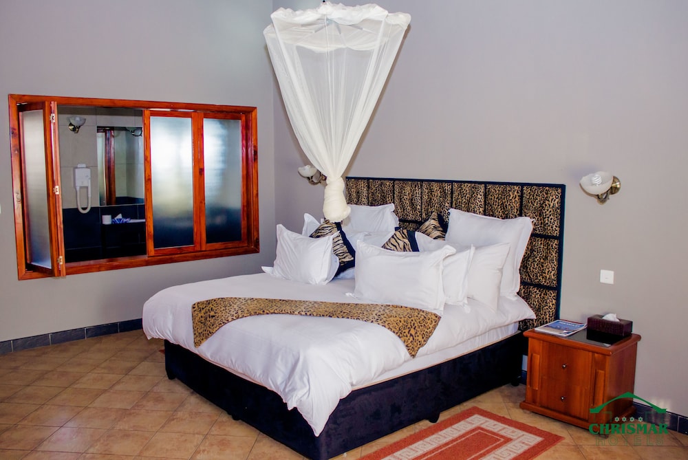 Deluxe Suite, 1 King Bed photo 2