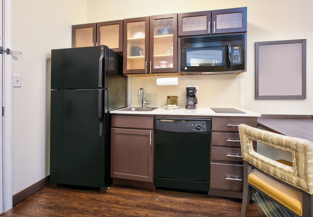 Suite, 1 Bedroom - Photo 4