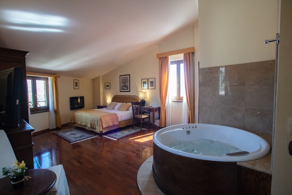 Junior Suite, Valley View (Arianna) photo 1
