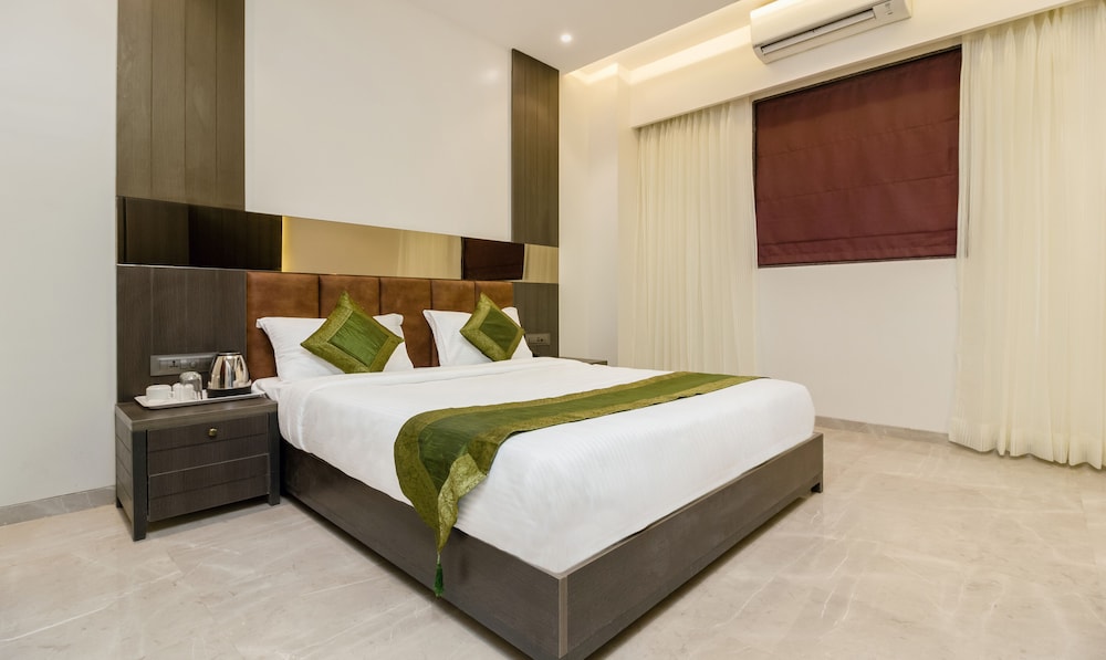 Deluxe Room - Photo 11