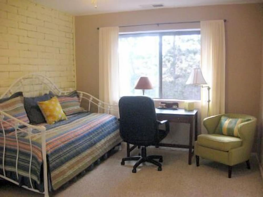 Townhome, 2 Bedrooms photo 2