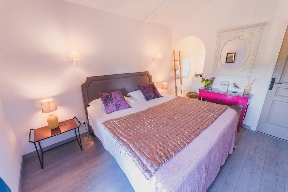 Double Room (Lilas) photo 2