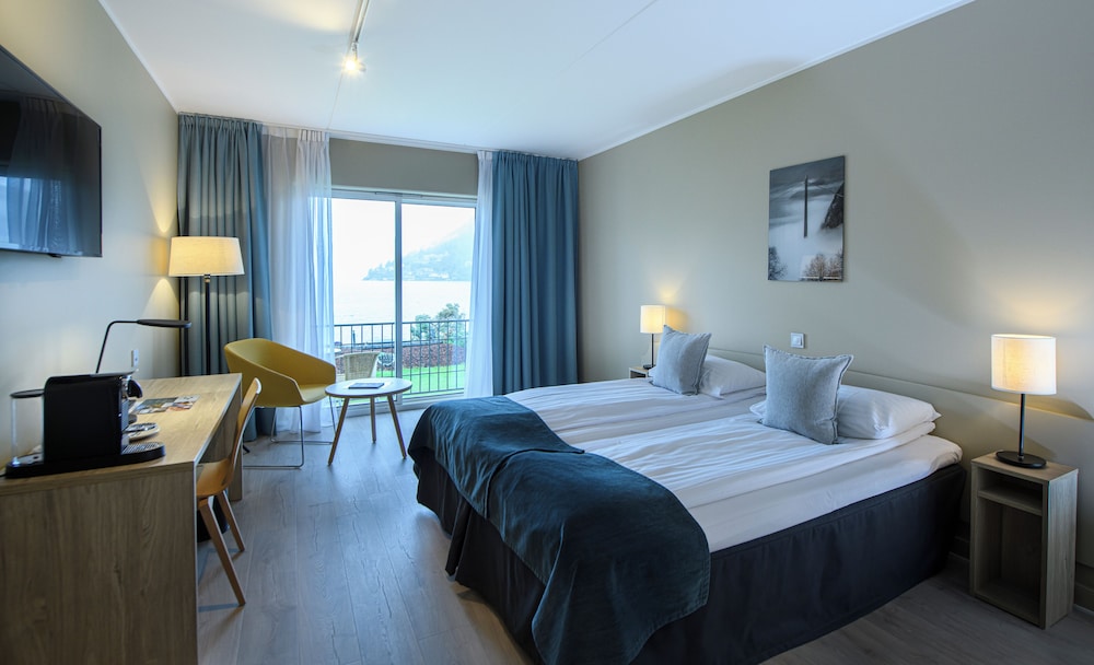 Superior Double Room, Balcony (Fjord view) photo 2