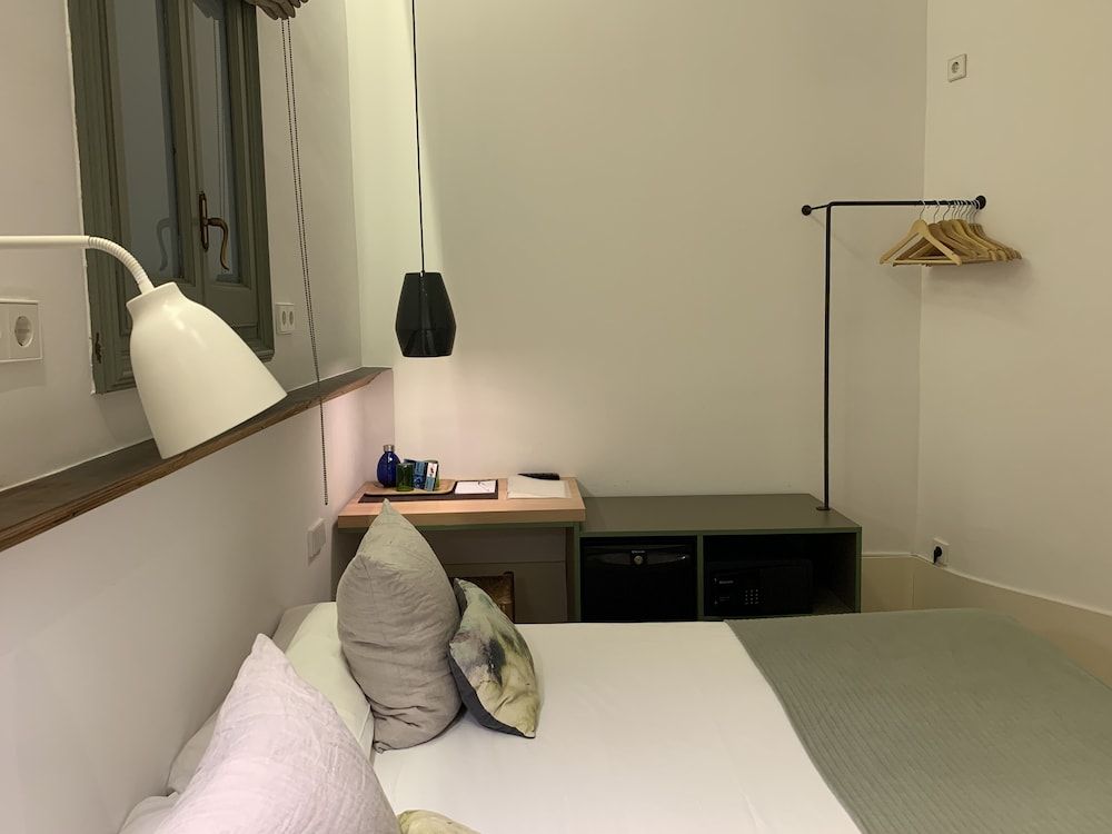 Basic Double Room (Interior Facing) photo 3