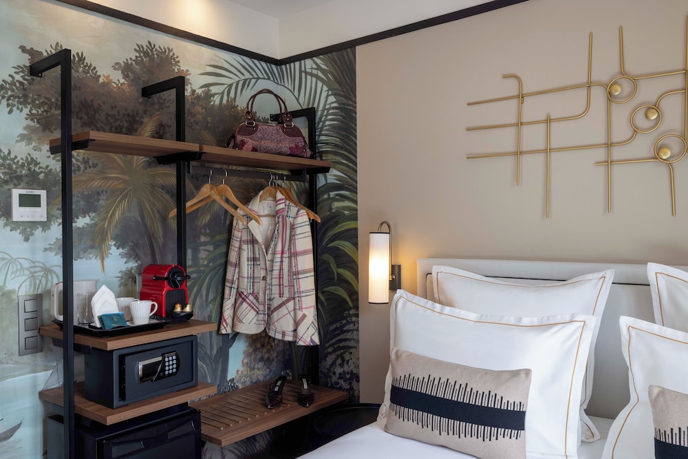 Classic Double Room, Balcony, City View photo 3