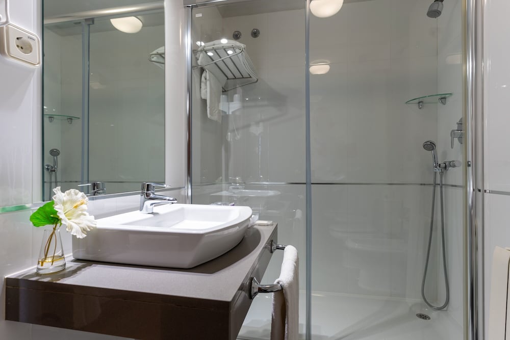 Double Room - Photo 2