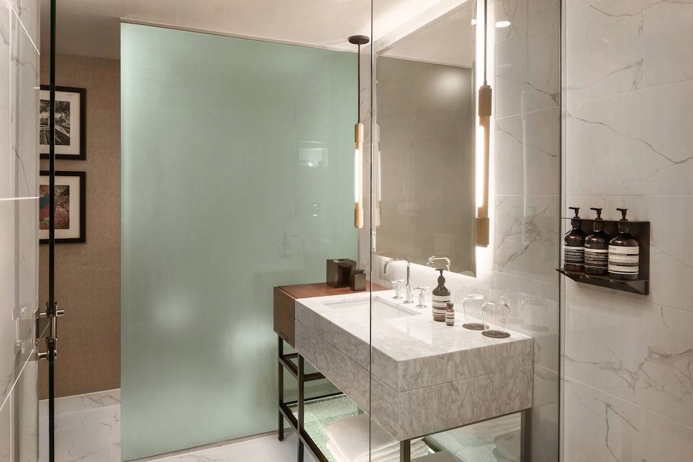 Room, 2 Queen Beds (High Floor) thumbnail 5