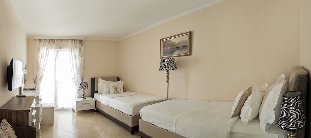Presidential Apartment, 2 Bedrooms, Balcony, Sea View photo 3
