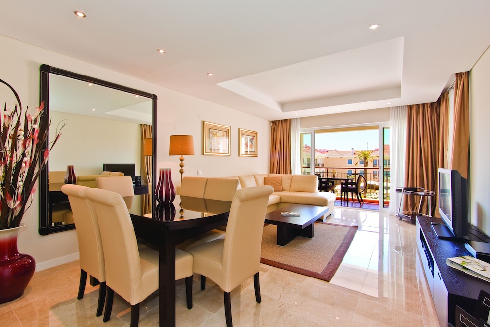 Luxury Suite, 2 Bedrooms - Photo 3