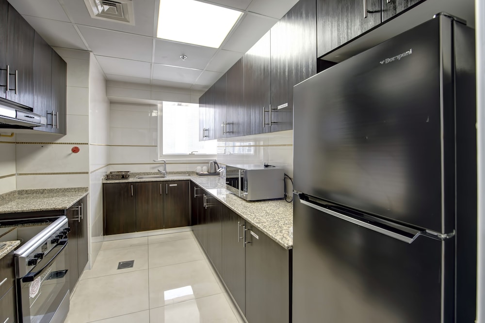 Deluxe One Bed Room Apartment With Balcony photo 3