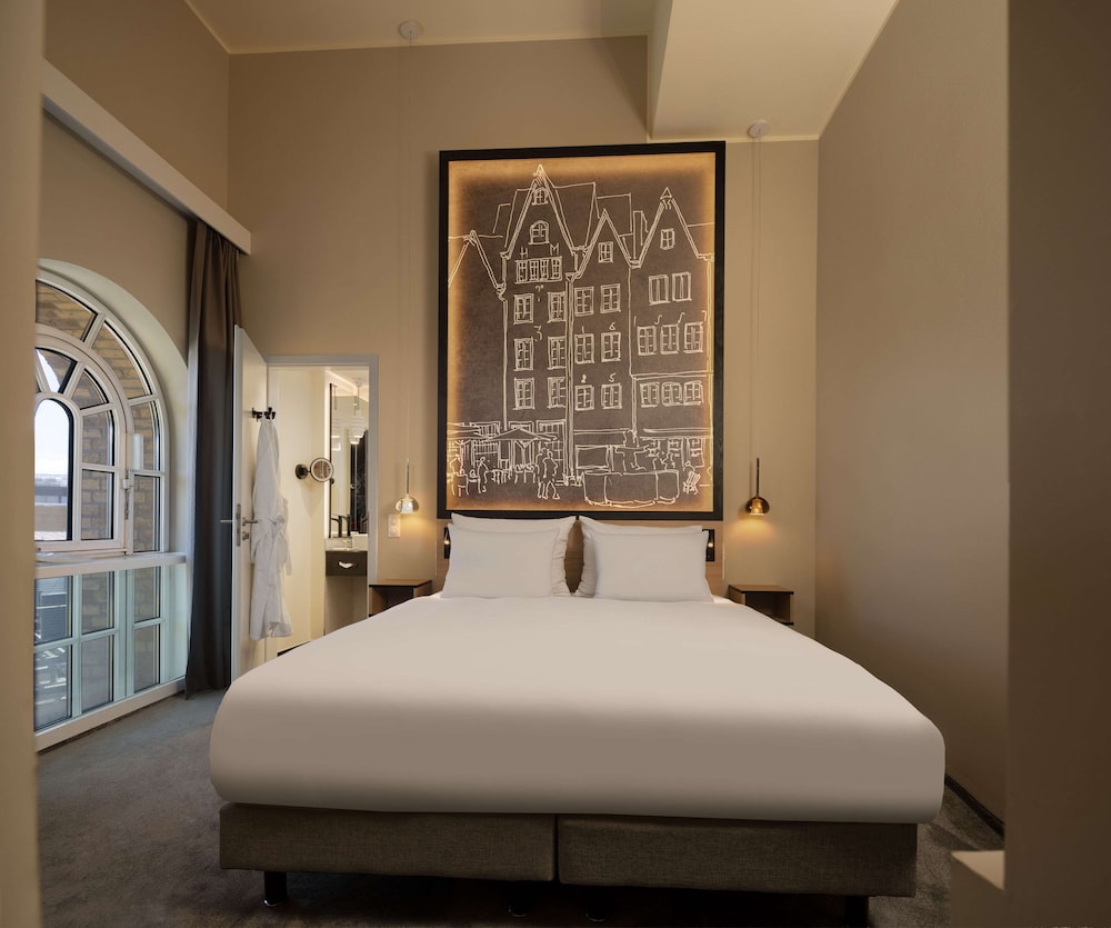 Junior Suite, 1 King Bed (Aqua)