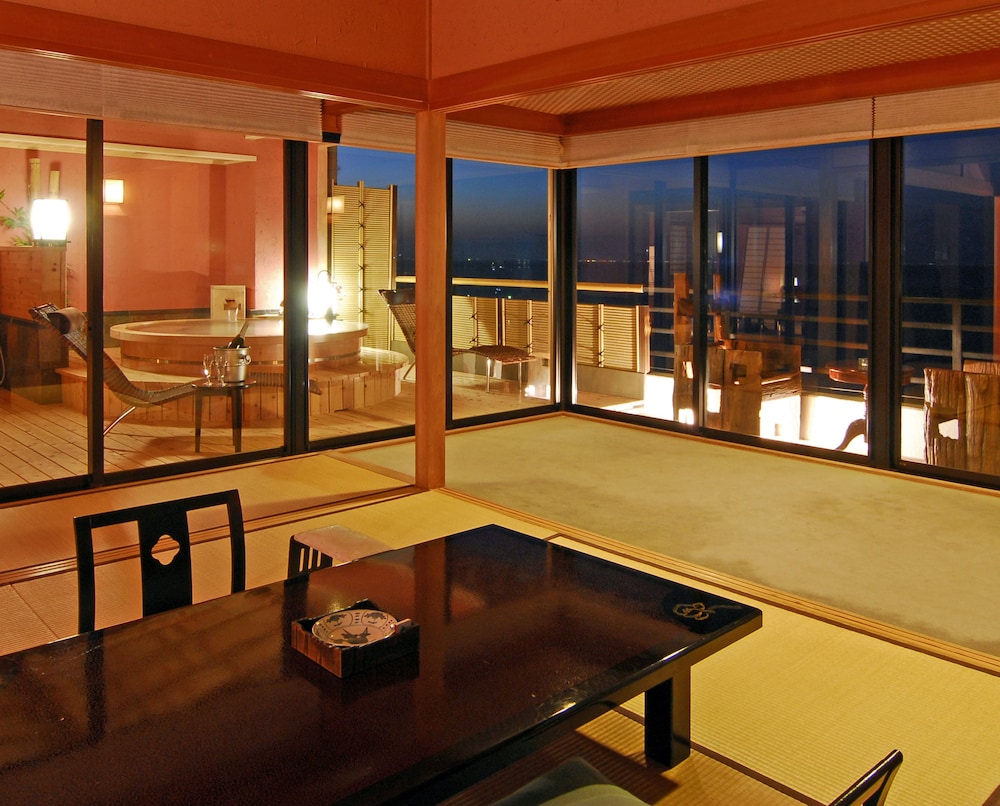 Ocean View Japanese Style Suite Room with Open-air Bath photo 3