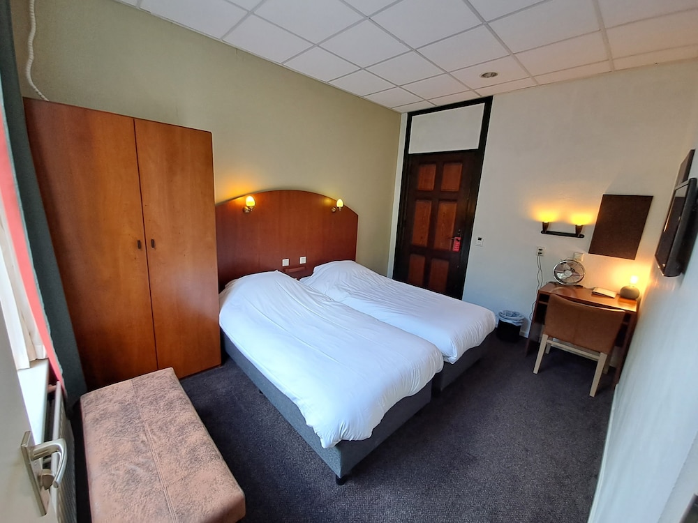 Double Room, 2 Twin Beds photo 1
