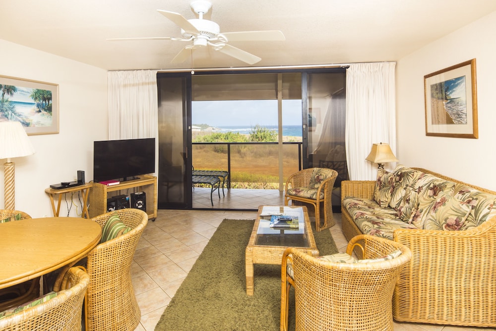 Suite, 2 Bedrooms, 2 Bathrooms, Ocean View photo 2