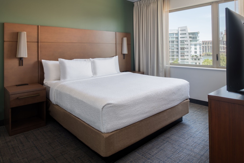 Suite, 1 Bedroom (Hearing Accessible)