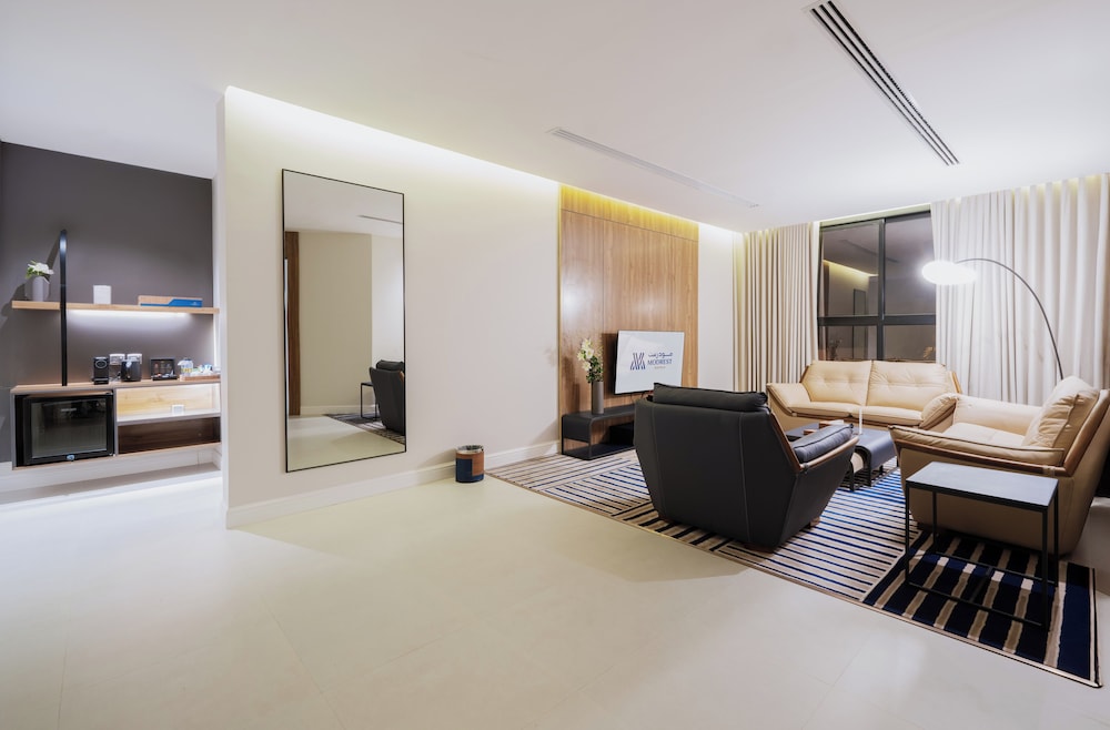 Executive Suite - Photo 5