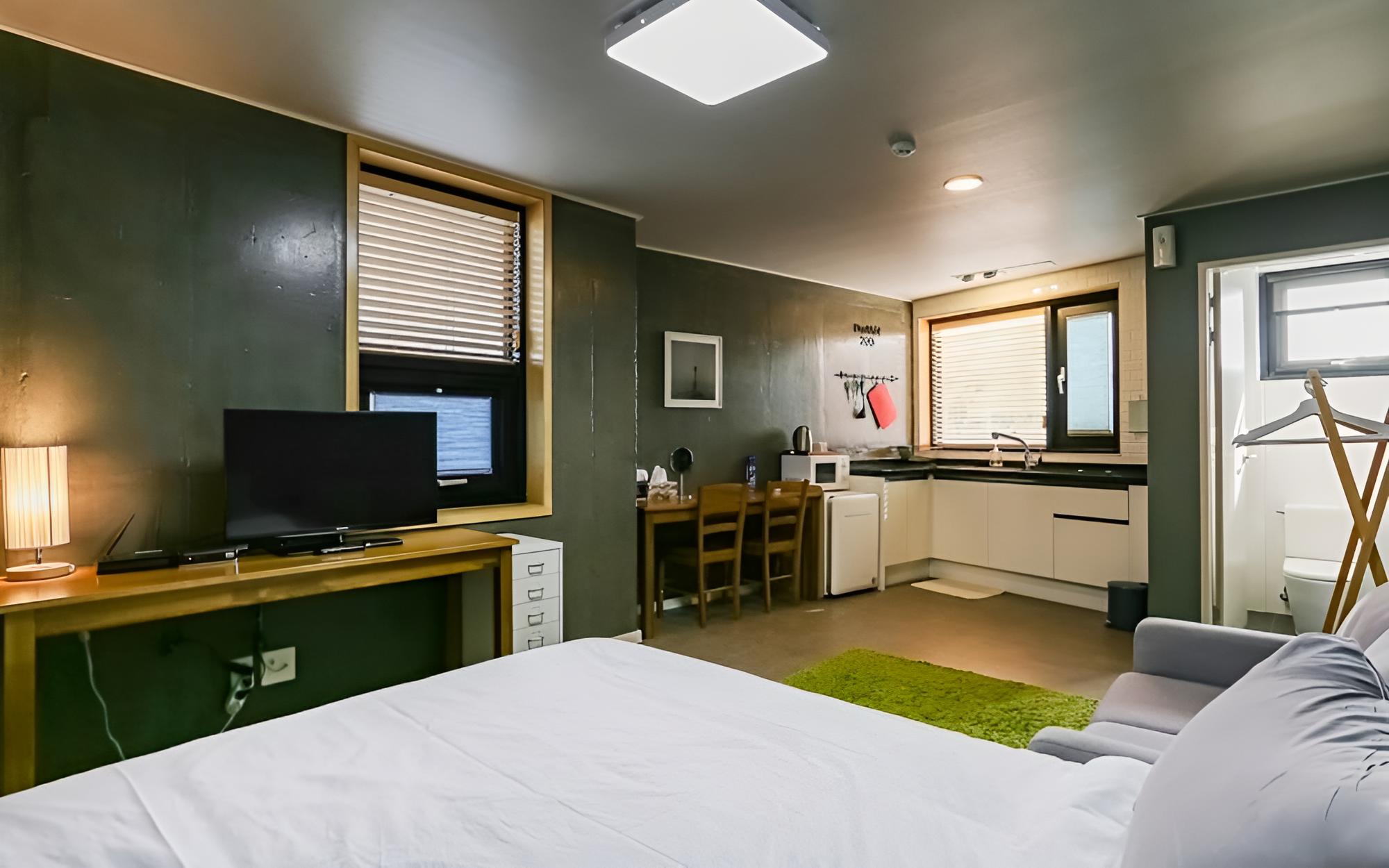 Room (Medium 4 (Damol 2)) - Photo 1