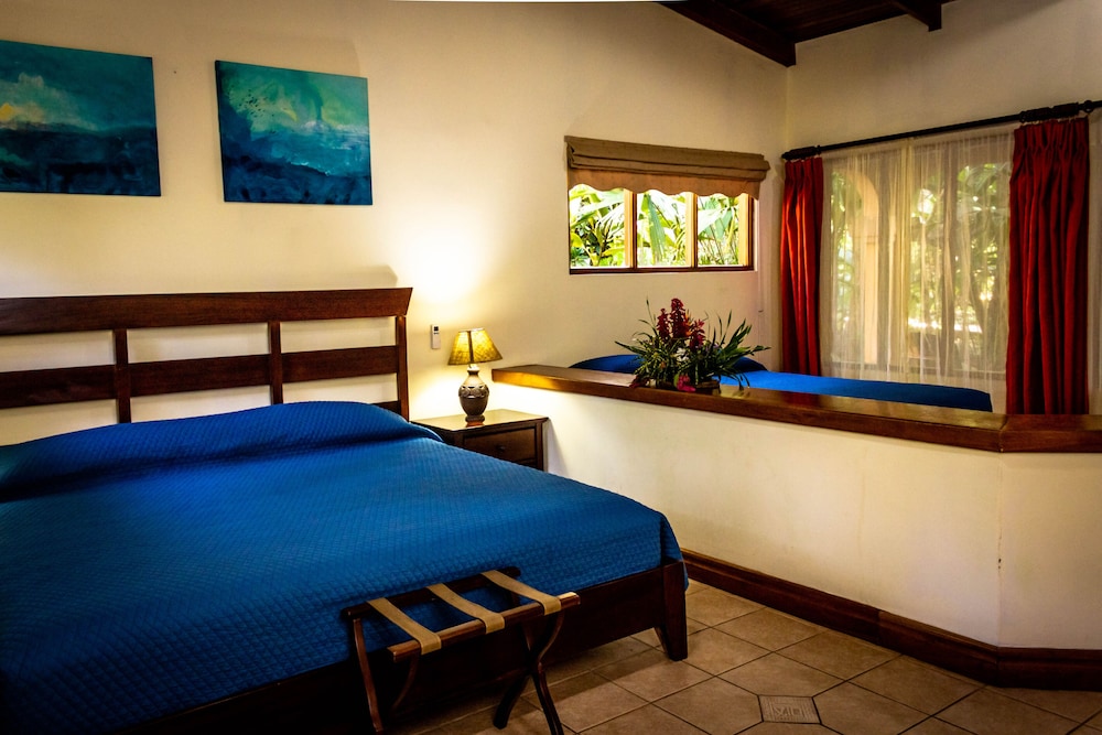 Family Studio Suite, Patio, Garden View