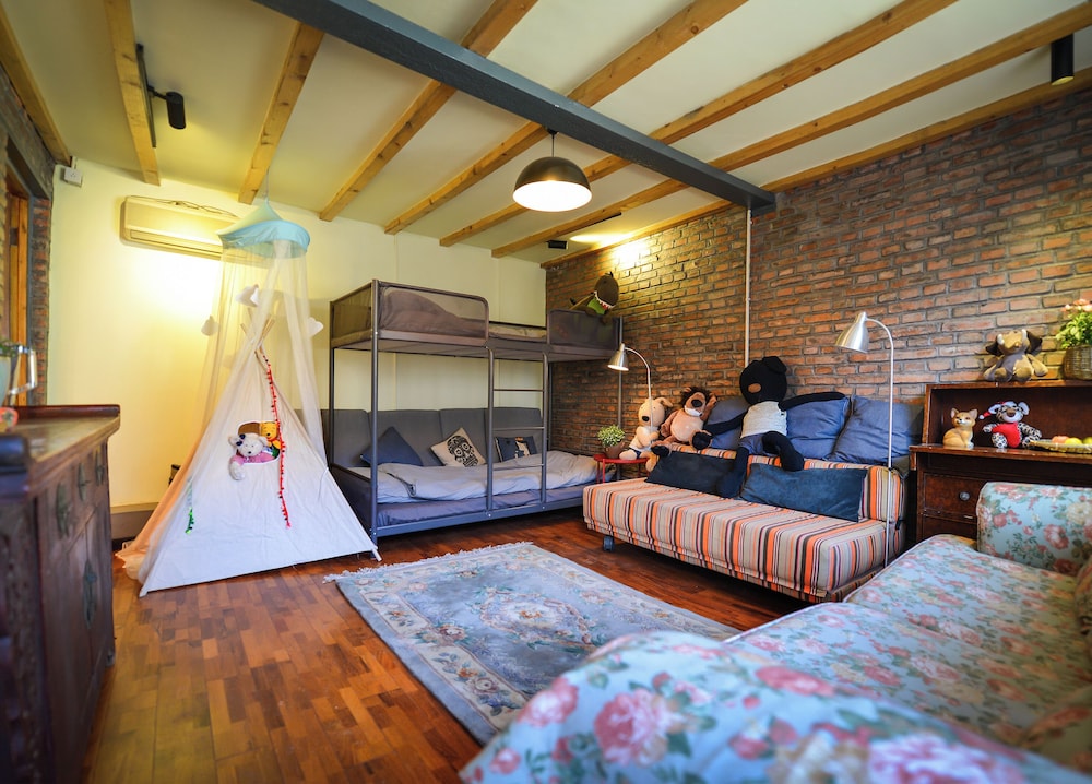 Family Room photo 3