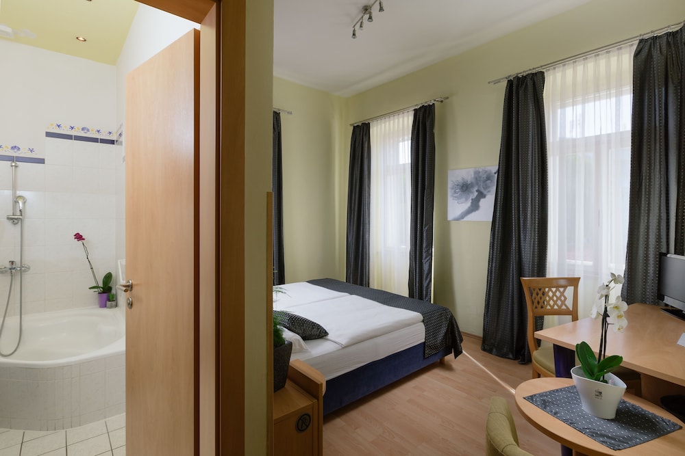 Classic Double Room photo 2