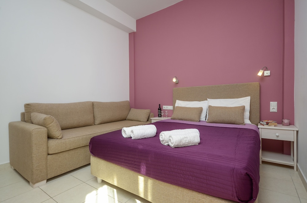 Family Room (Deluxe)