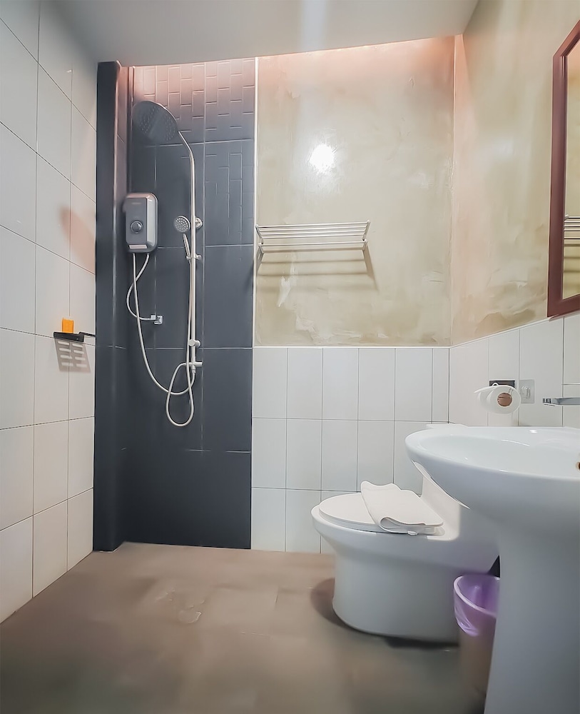 Standard Double or Twin Room - Photo 25