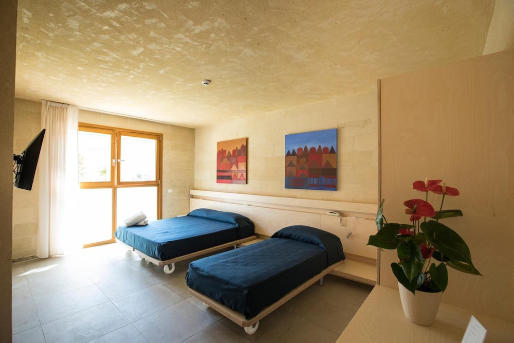 Classic Double or Twin Room photo 3