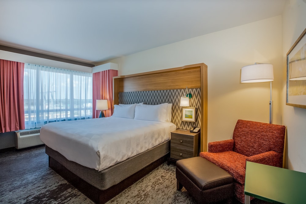 Standard Room, 1 King Bed (Walk-In Shower) - Photo 4