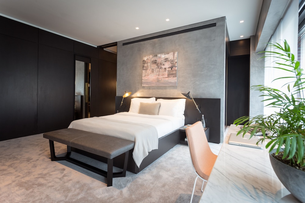 Executive Suite, 1 King Bed, Connecting Rooms, Garden View photo 1