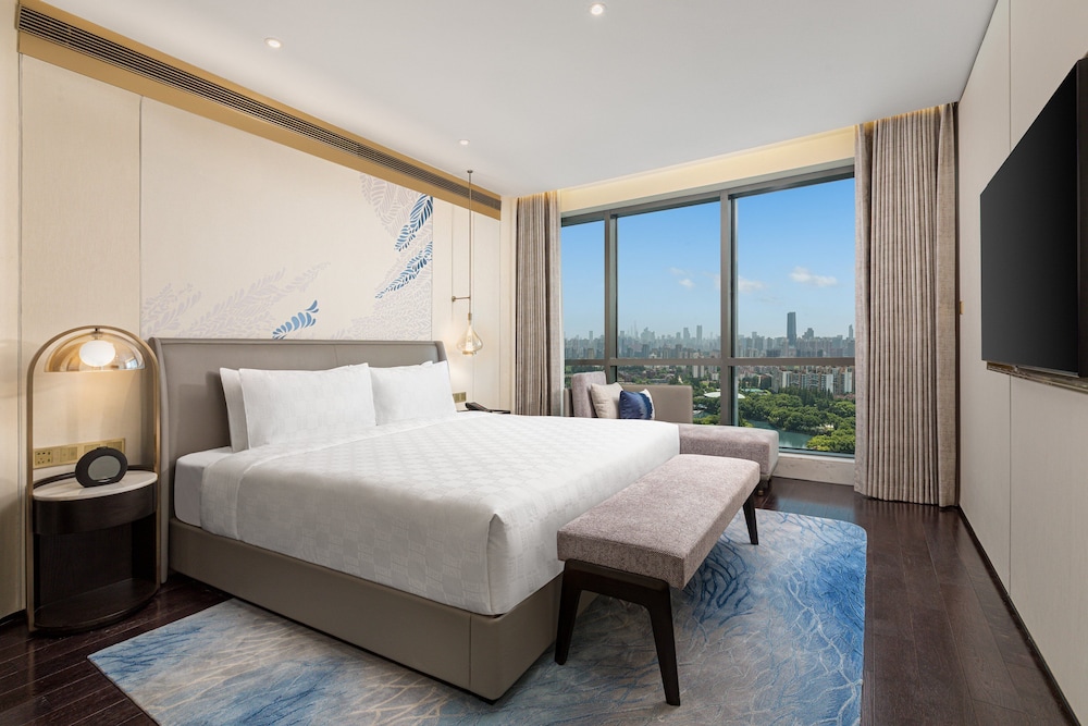 Suite, 1 Bedroom, Club Lounge Access (Dining Area)