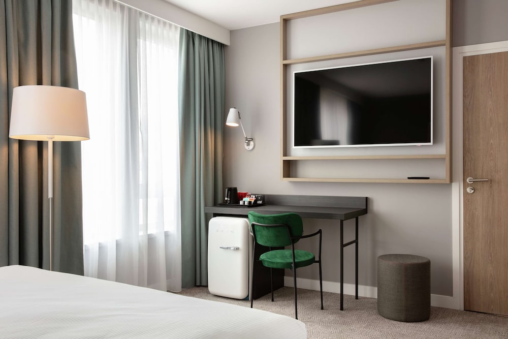 Room, 1 Queen Bed, Accessible - Photo 1