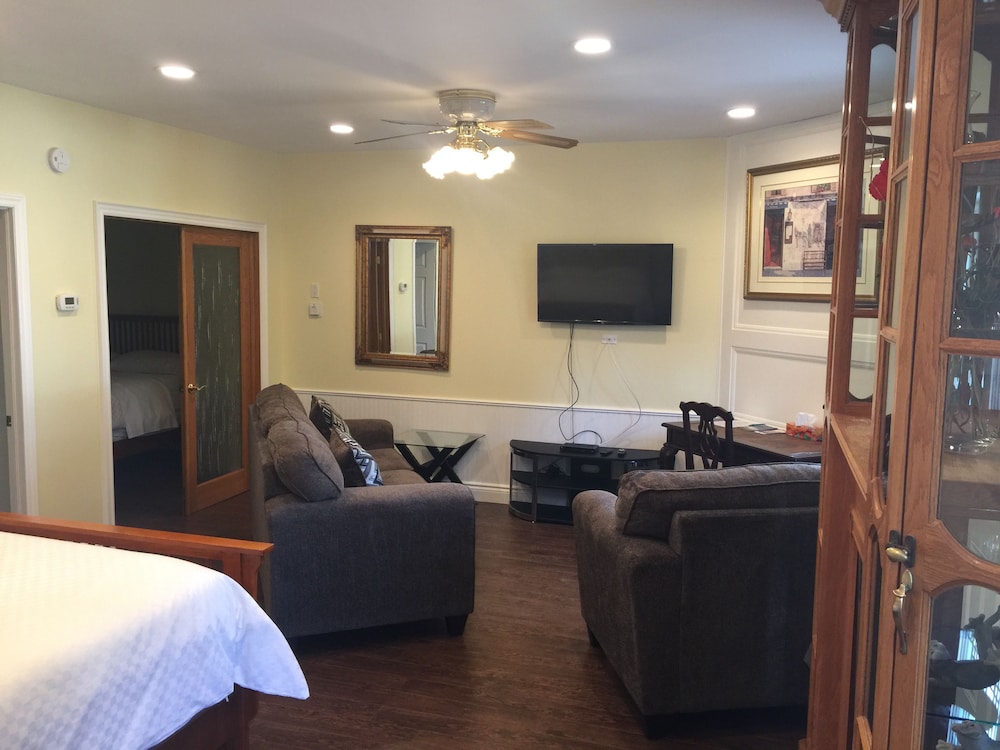 Traditional Studio Suite, Balcony, Ground Floor