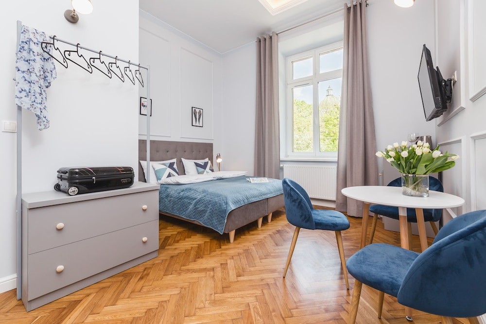 1. Private Room - Traveler's Best Choice - Photo 1