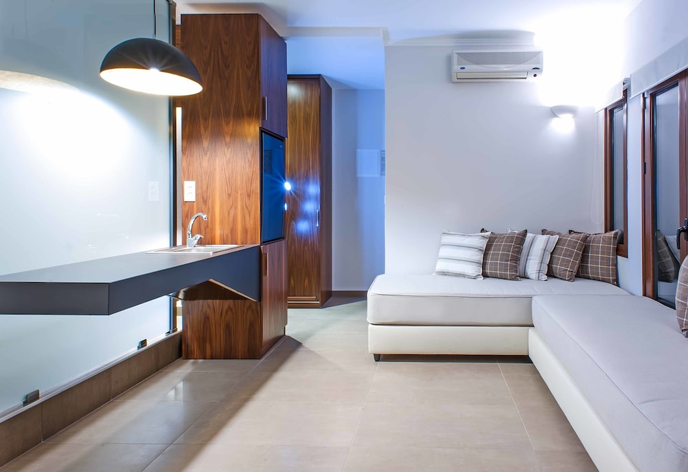 Junior Suite, Jetted Tub, Sea View photo 2
