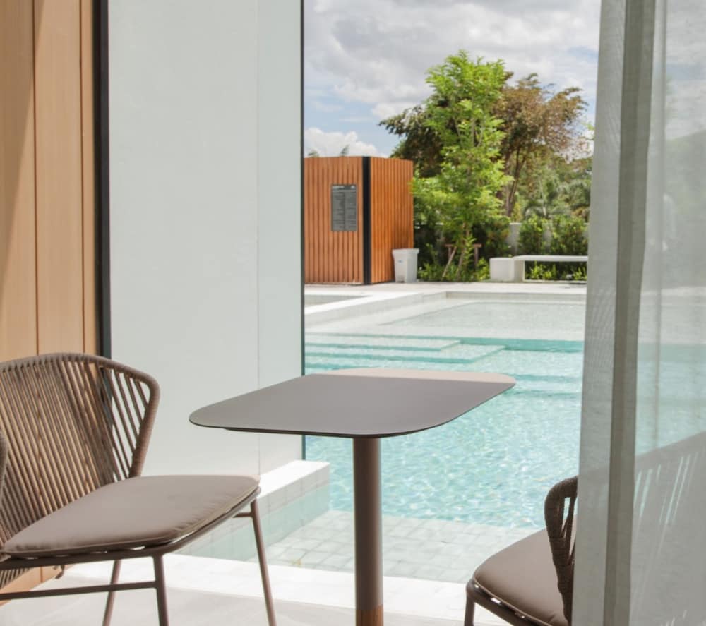 Grand Deluxe Pool Access - Photo 8
