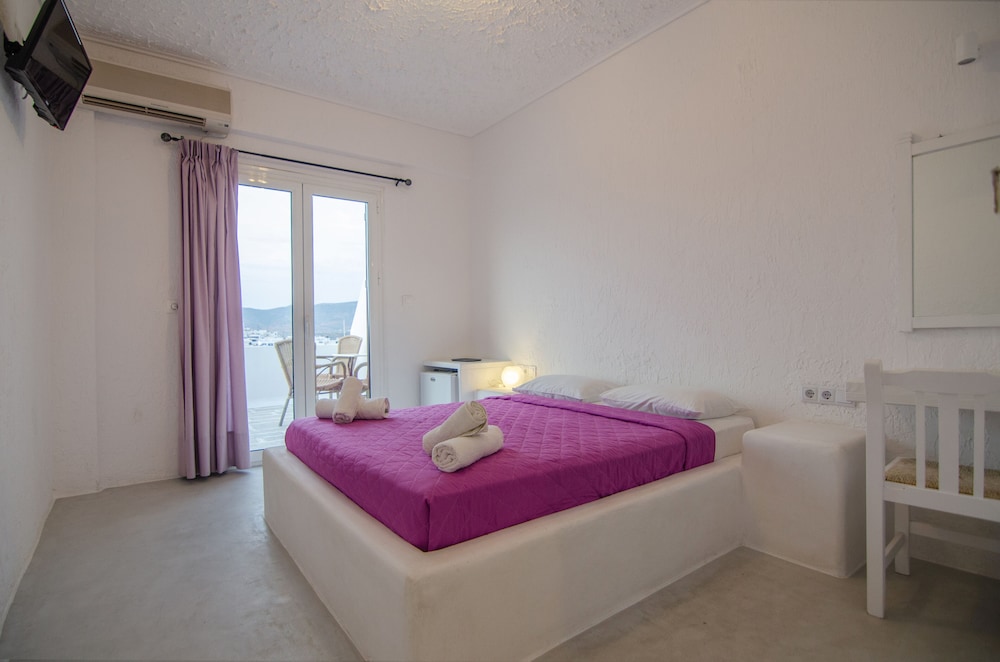 Traditional Apartment, 1 Bedroom, City View photo 2