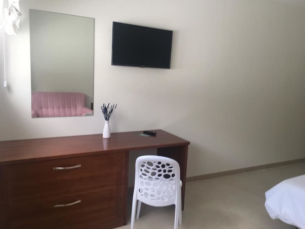 Classic Twin Room photo 2