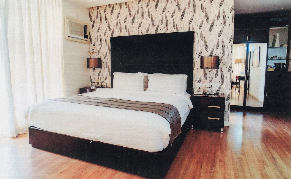 Executive Suite photo 2