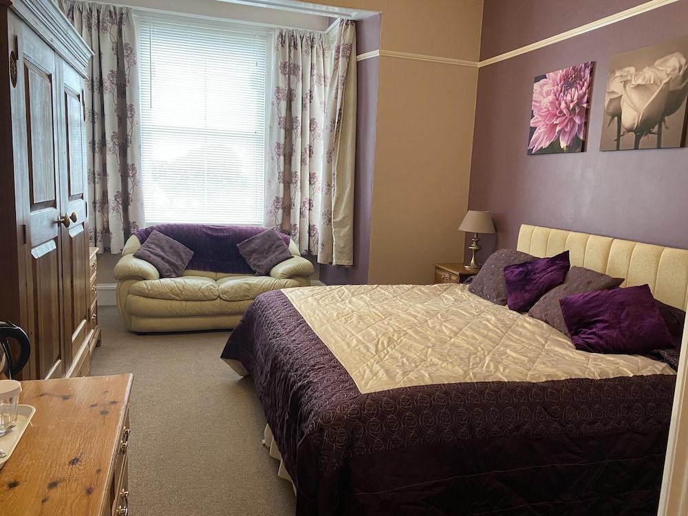 Luxury Double Room, Ensuite, Sea View (Room 17) photo 2