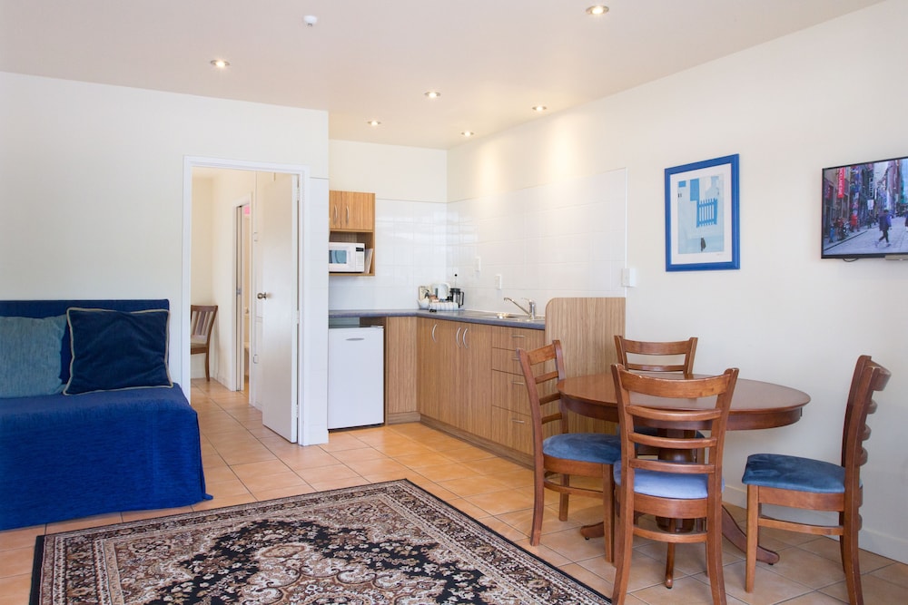 Comfort Room, 1 Bedroom, Pool View photo 2