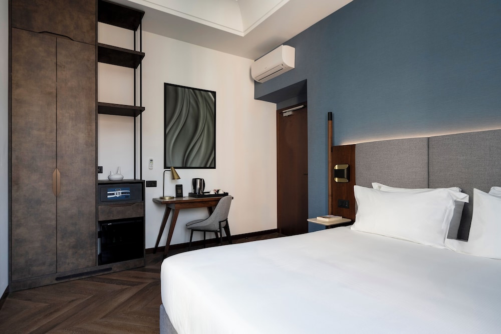 Superior Double Room, City View photo 2