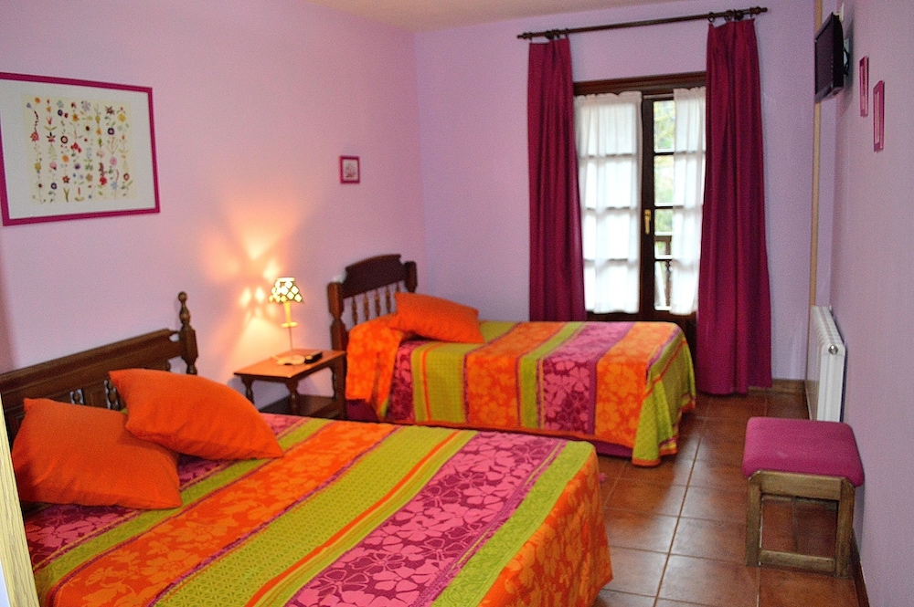 Basic Double or Twin Room photo 3