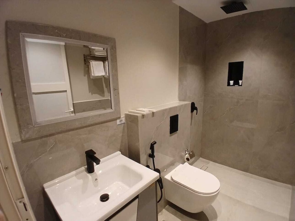 Twin Room - Photo 7