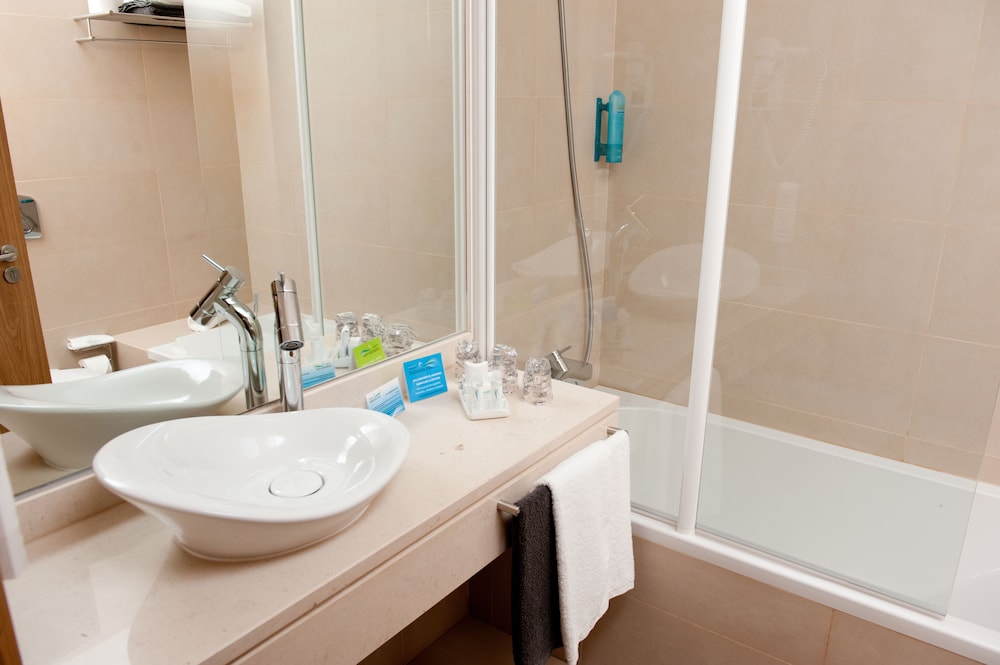 Junior Suite, Sea View (Single Use) - Photo 14
