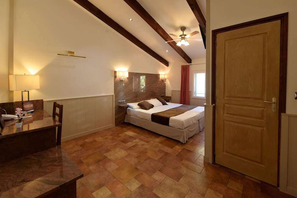 Quadruple Room - Photo 6