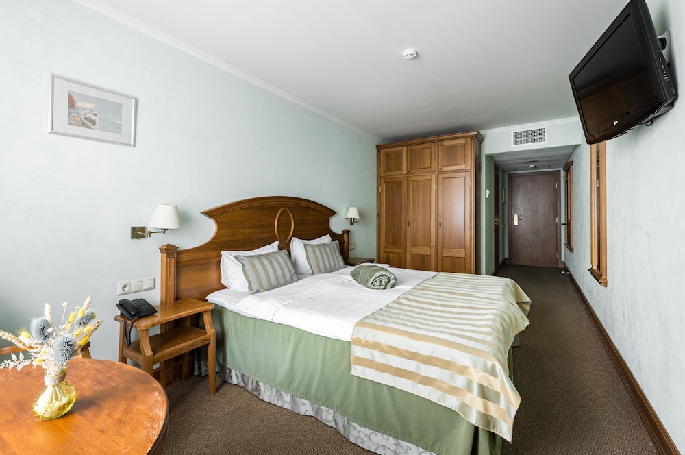 Standard Double or Twin Room photo 1