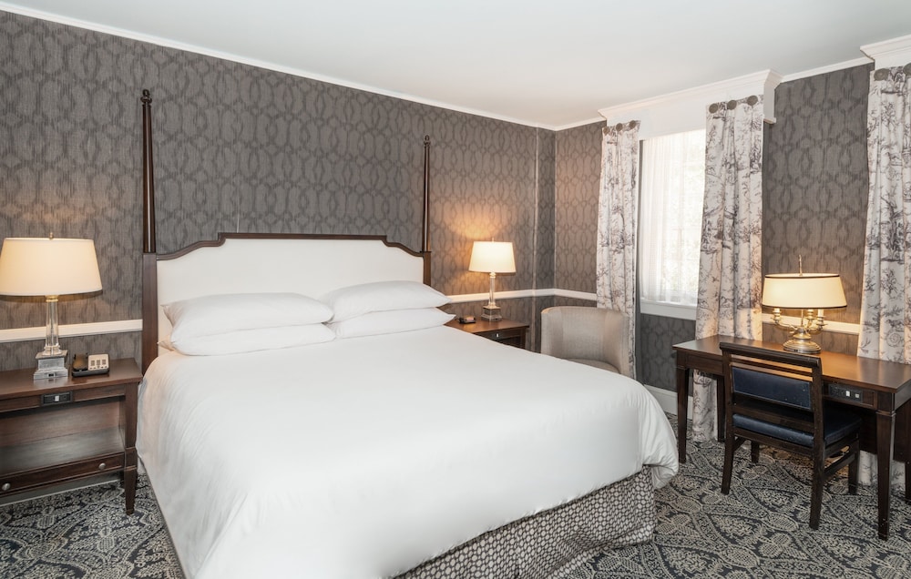 Room, 1 King Bed (Robert Johnson) - Photo 1