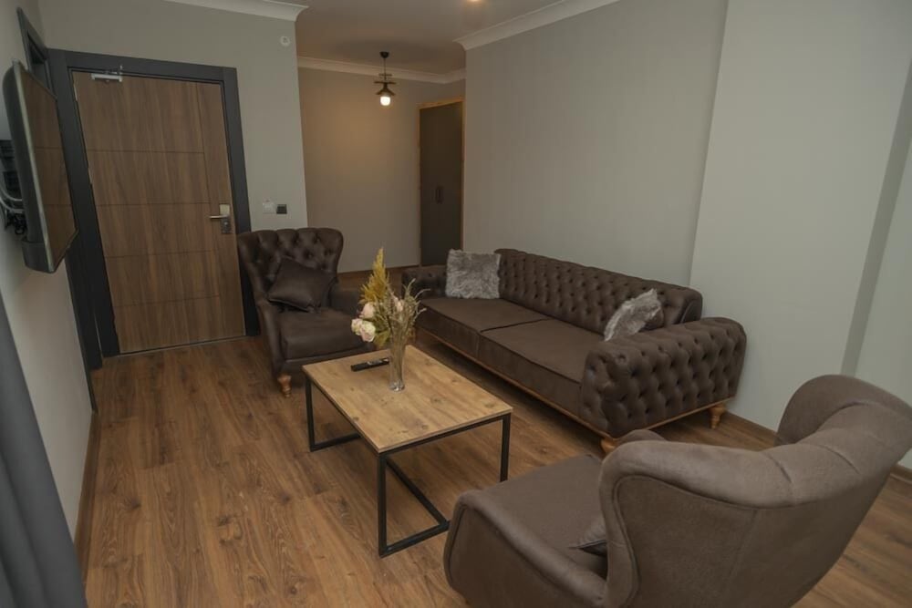 Standard Suite, Lake View