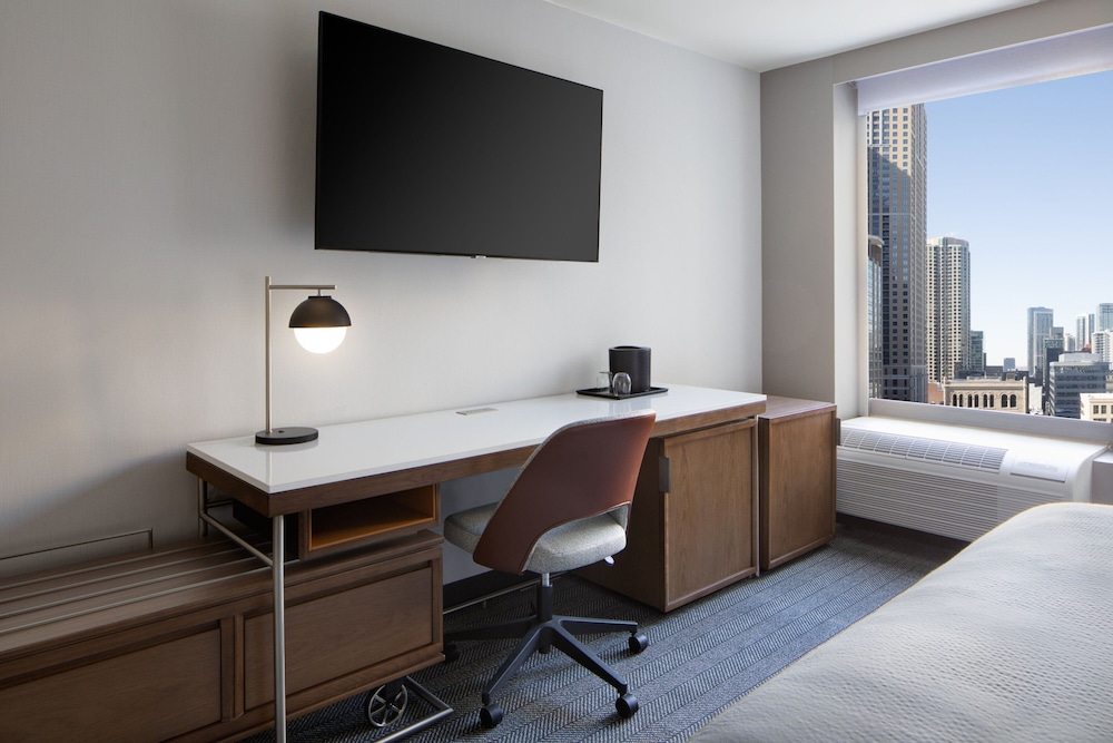 Suite, 1 Bedroom - Photo 5