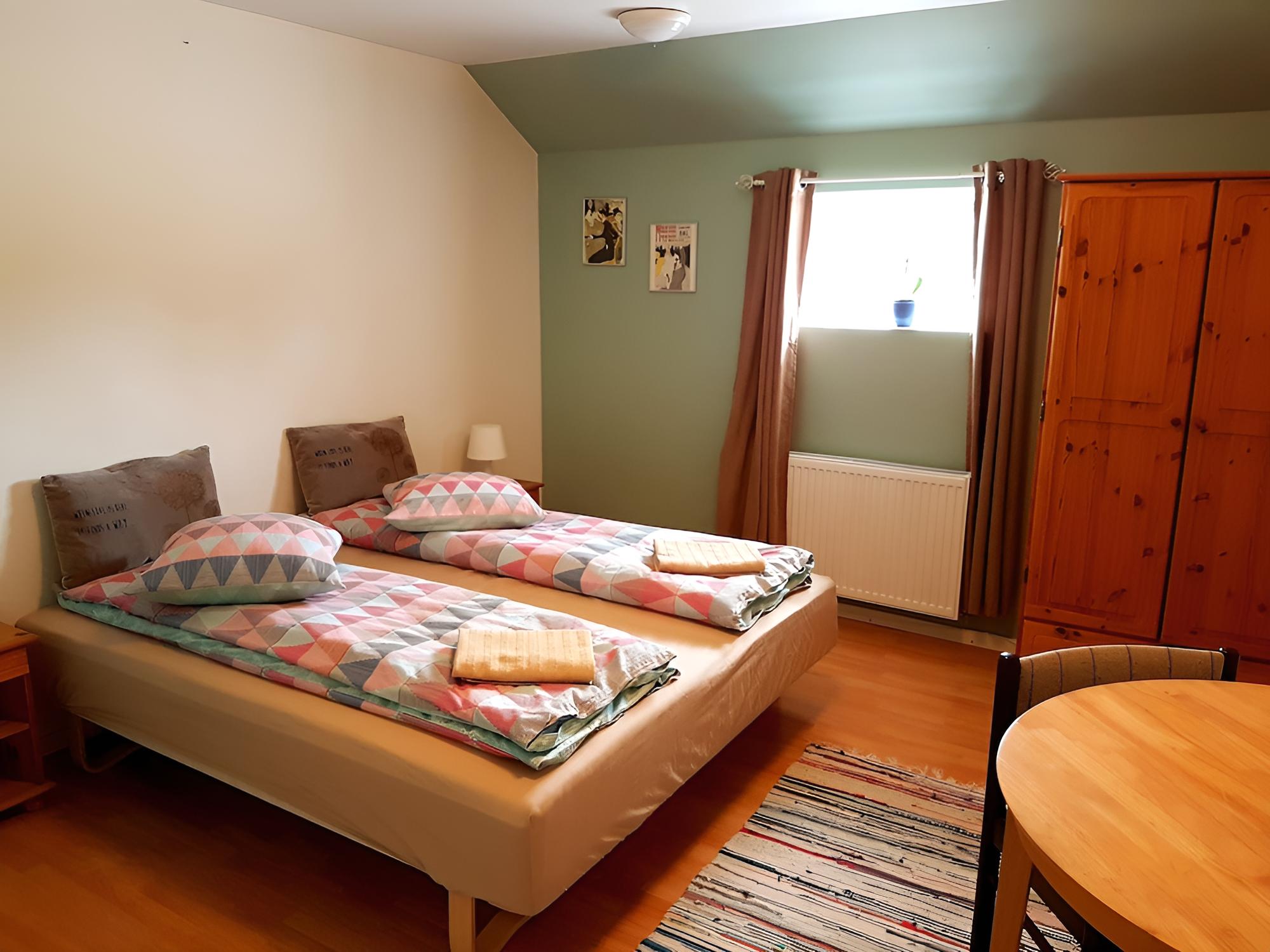 Economy Double Room, Shared Bathroom photo 2